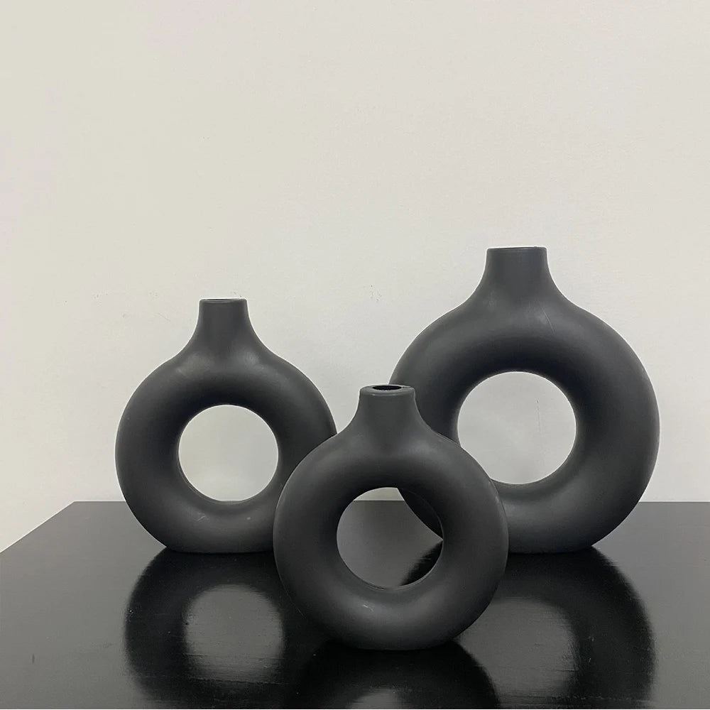 1Pcs Plastic Flat Minimalist Vase Wedding Decoration Donut Shape Flower Vase Oval Hollow Black Vases Fashion Home Living Room